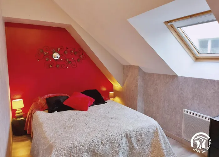 La Maison De La Peche * Carelles